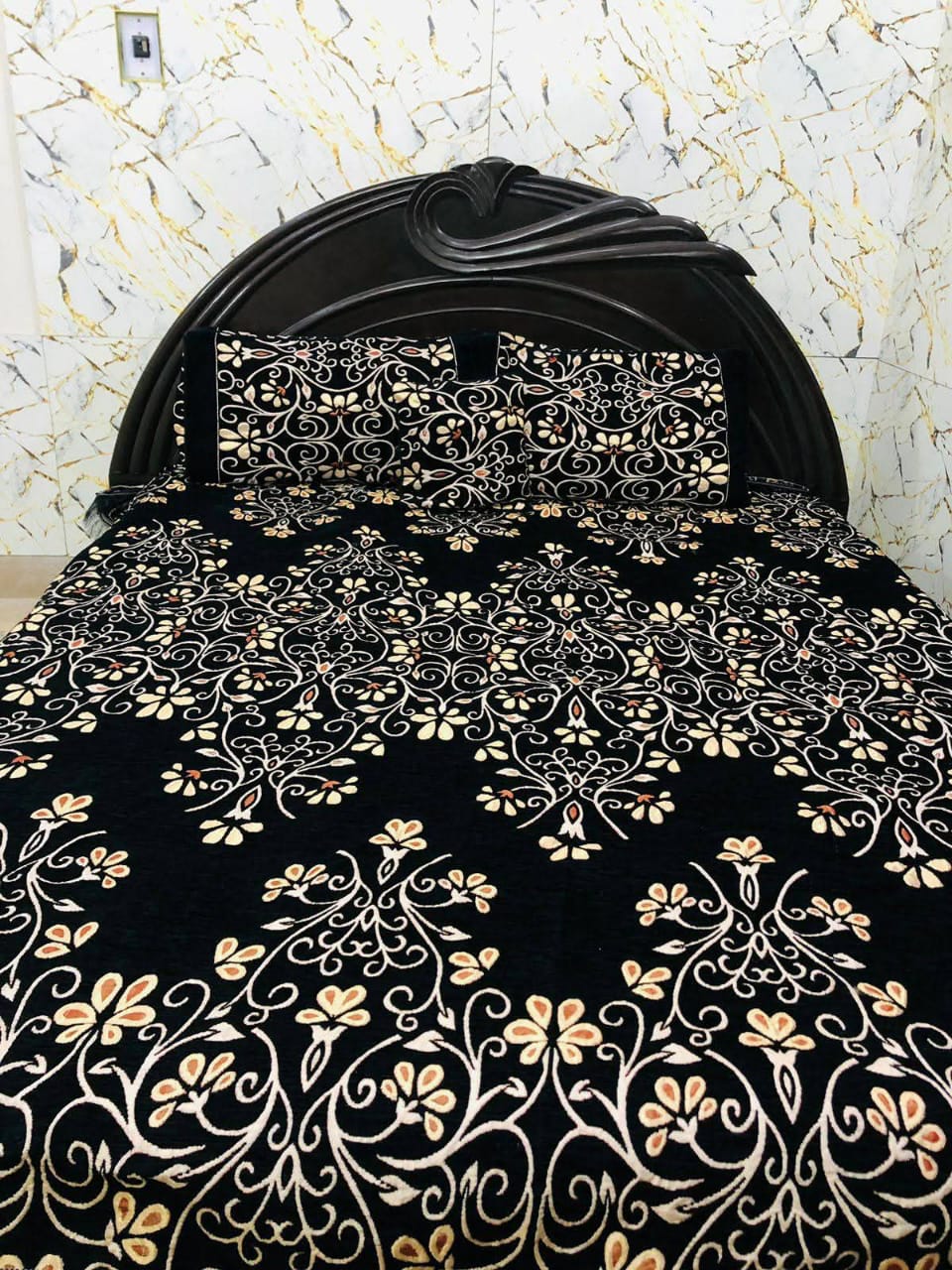 Velvet Jaquard Fancy | 4 PCS Bedsheet | King Size